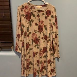 Mini and daphne dress with roses. Size medium